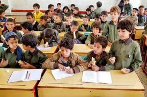 Schulkinder im Jemen während des Unterrichts.