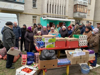 Verteilung von Hilfsgütern und Lebensmitteln in der Ukraine.