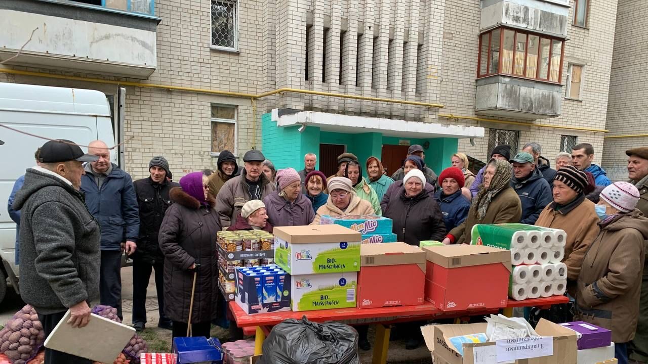 Verteilung von Hilfsgütern und Lebensmitteln in der Ukraine.