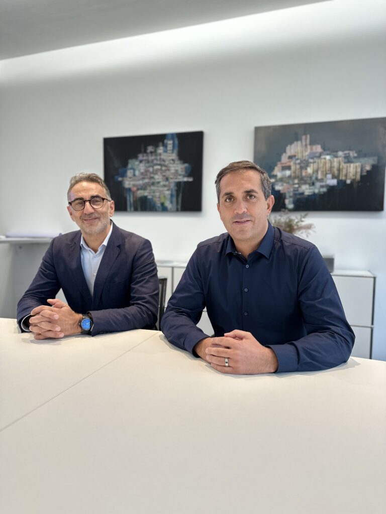 Ein Bild der beiden Unternehmer Nikolaos Eich-Likidis und Rahman Arslan der Firma Activ Bilanz.