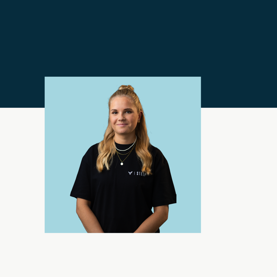 Eine Grafik mit Franziska Vogel, die bei der STELP Events UG als Eventmanagerin arbeitet.