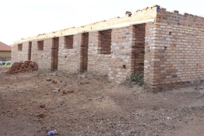 Die Struktur des Klassenzimmers in Uganda.